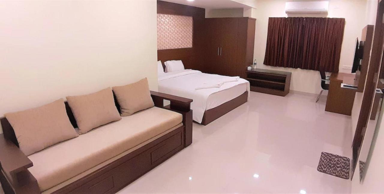 A And M Rooms And Residences Madras Buitenkant foto